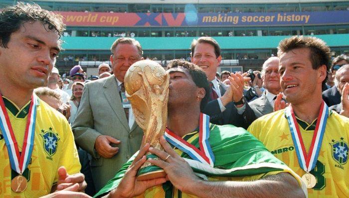 O fim de uma crença: como as derrotas da Seleção mudam a visão sobre o Brasil