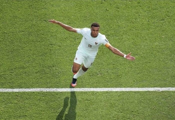Mbappé: Quem é o atleta que conduz a seleção francesa