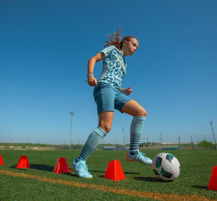 Futebol feminino ainda é praticado por apenas 5% das mulheres no Brasil