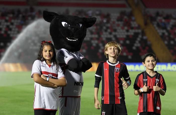 Botafogo-SP leva alerta sobre violência doméstica ao futebol de base