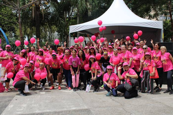 Av. Paulista recebe 10ª Pedalada e Caminhada Rosa do IQ&B