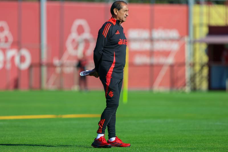 Fala machista de Ramón Díaz o deixa fora de seis jogos no Brasil