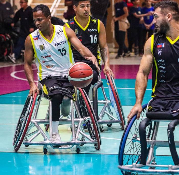 ADD levou basquete em cadeira de rodas ao Sesc, reforçando inclusão por meio do esporte adaptado
