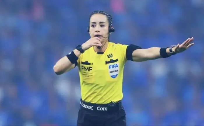 Mulheres na arbitragem da Copa do Mundo mostram que competência não tem gênero, afirma Miriam Athie