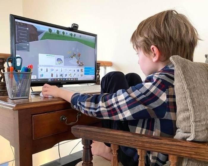 ALERTA DIGITAL: jogos online expõem crianças a riscos emocionais e comportamentais