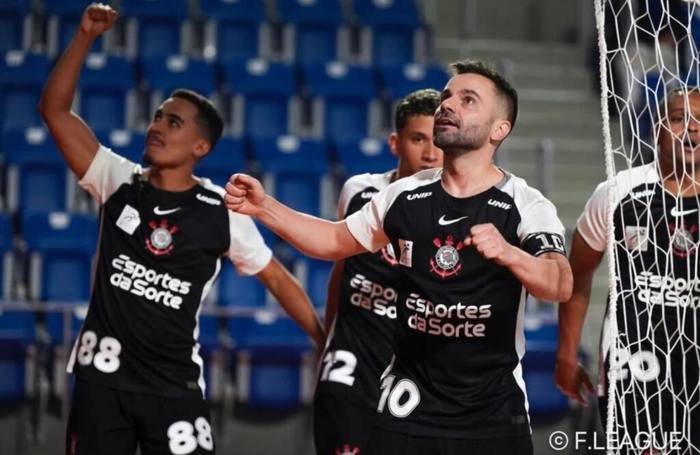 Gabriel Martinelli: gol da classificação do Brasil na Copa reforça importância do futsal na formação de craques