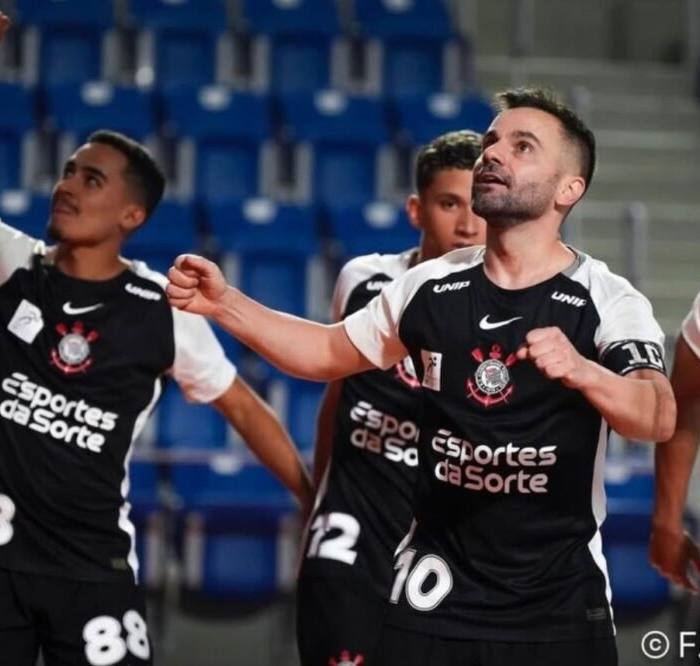 Gabriel Martinelli: gol da classificação do Brasil na Copa reforça importância do futsal na formação de craques