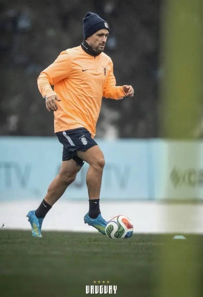 Arrascaeta sente lesão, vira dúvida para a Copa do Mundo e preocupa o Uruguai